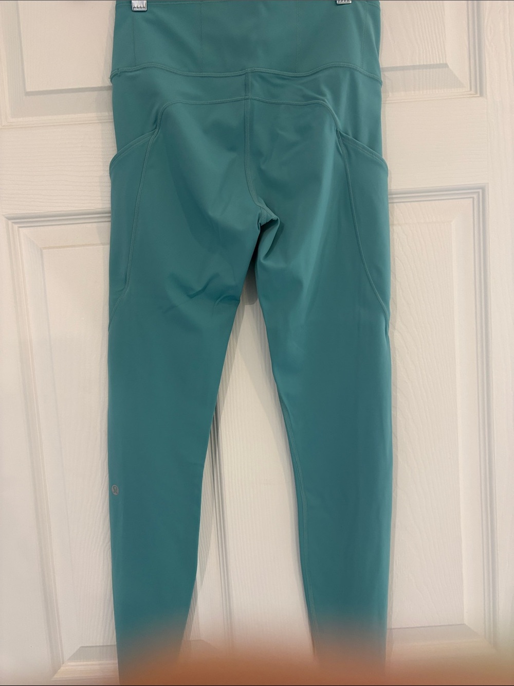 lululemon athletica Fast & Free 25” Teal High-Rise Leggings with Side Pockets - Picture 2 of 3